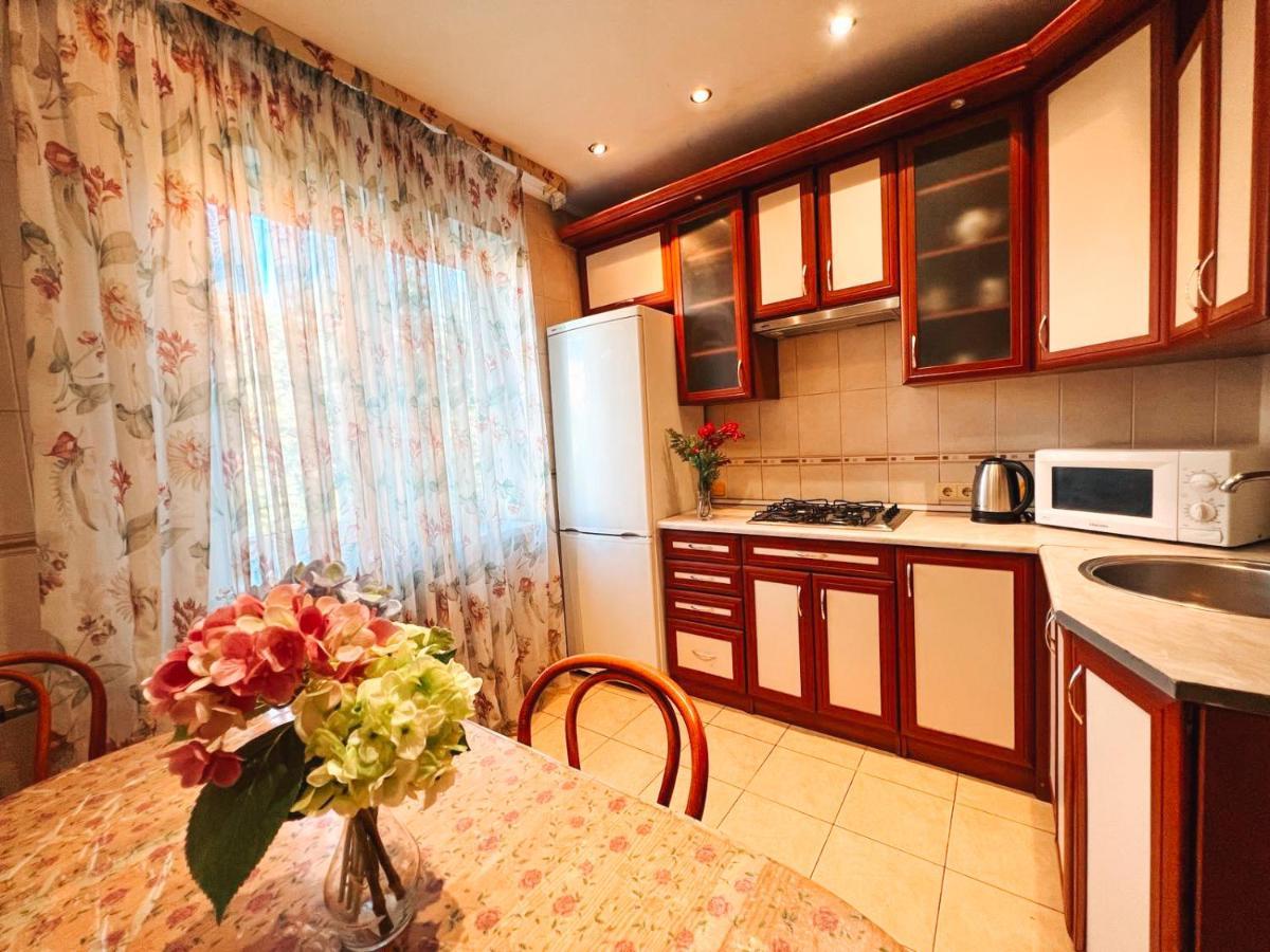 קייב Apartments Near The Exhibition Centre מראה חיצוני תמונה