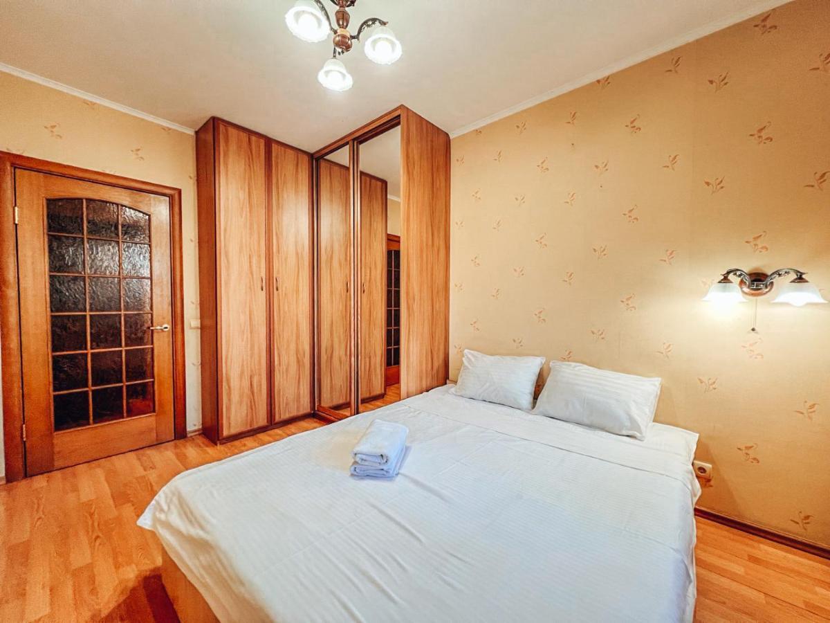קייב Apartments Near The Exhibition Centre מראה חיצוני תמונה